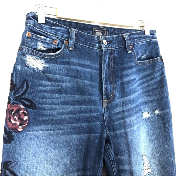 Abercrombie & Fitch Annie Girlfriend Distress Jean Embroidered Floral Detail - Picture 3 of 8